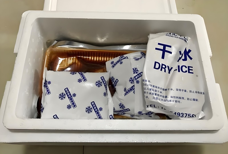 冷藏快遞加冰袋為什么要加干冰(圖1) 冷藏快遞加冰袋為什么要加干冰(圖1)