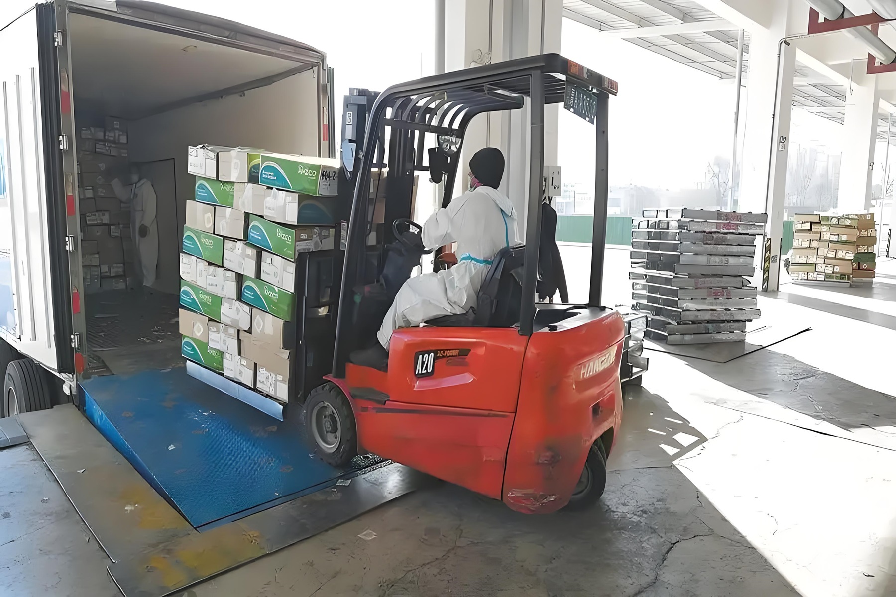 電商冷凍倉配有哪些配件設(shè)備(圖5) 電商冷凍倉配有哪些配件設(shè)備(圖5)